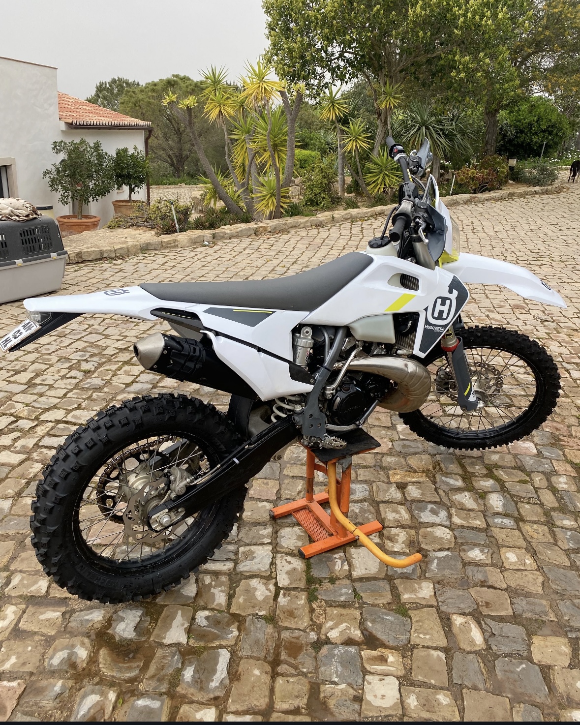 Husqvarna TE 300 thumbnail