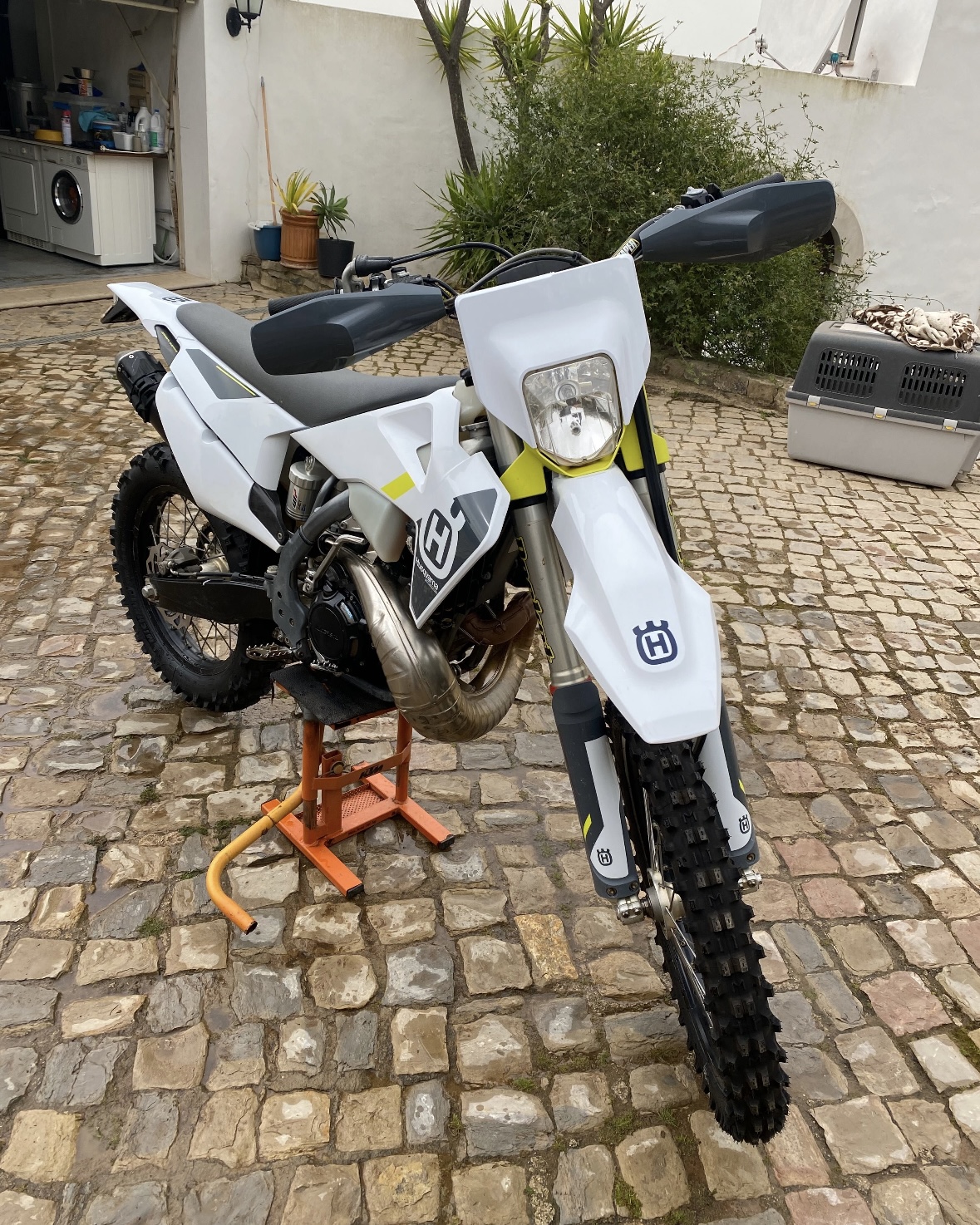 Husqvarna TE 300 thumbnail
